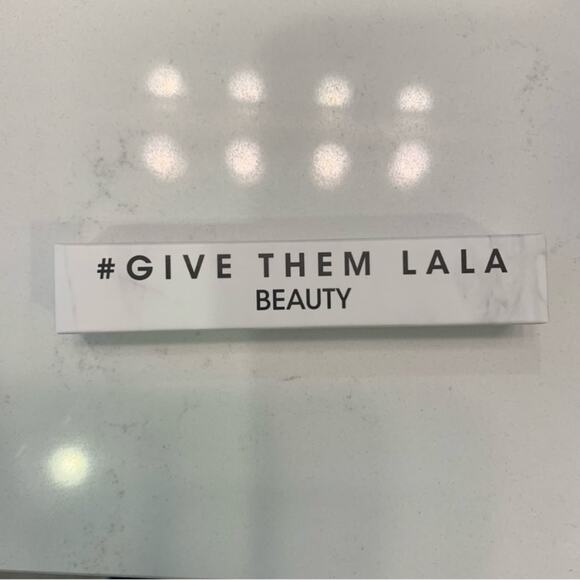 LALA Hydromatte Lip Stain dark nude - Picture 4 of 9